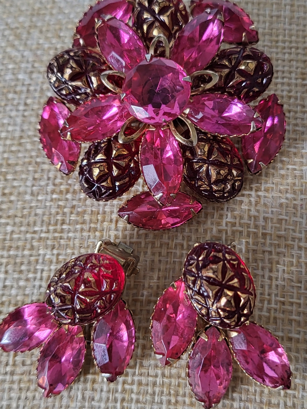 Vintage 50's Molded Glass Fuchsia Crystal Flower Brooch and Clip-On Earrings Set